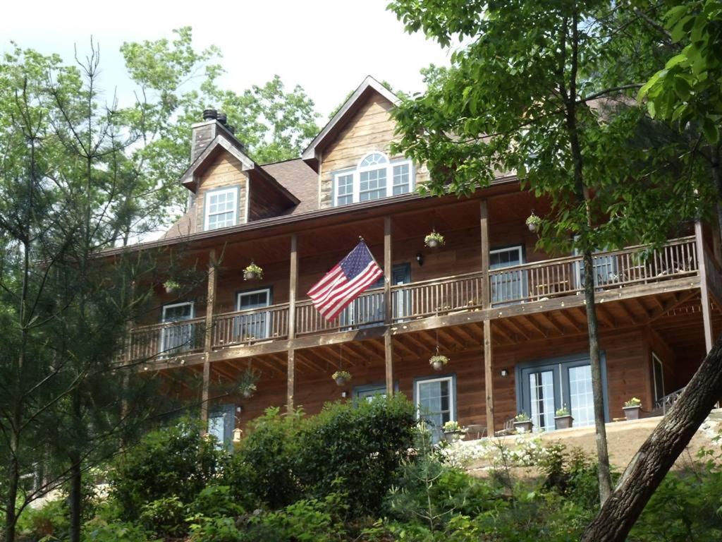 Long Mountain Lodge Bed & Breakfast (Dahlonega) 