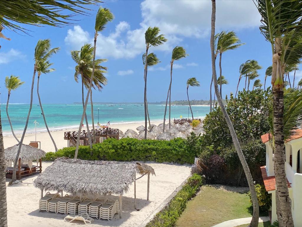 BAVARO Deluxe LOS CORALES VILLAS Beach CLUB & SPA good offer for vacation