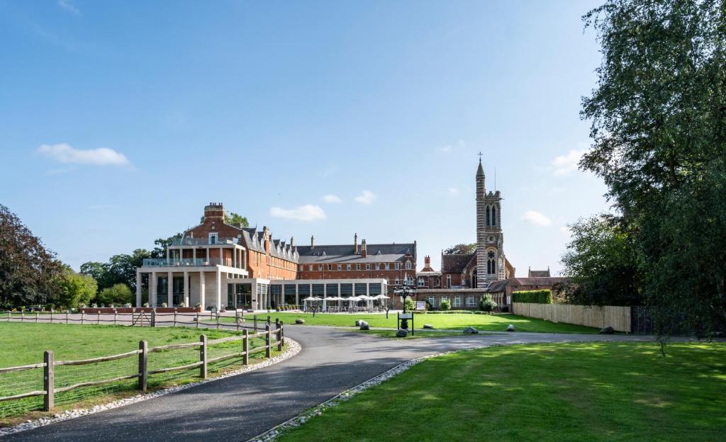 Stanbrook Abbey Hotel