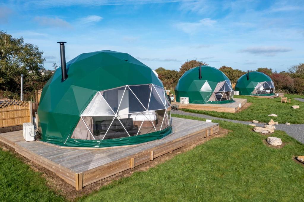 Brynteg Glamping (Llanallgo) 