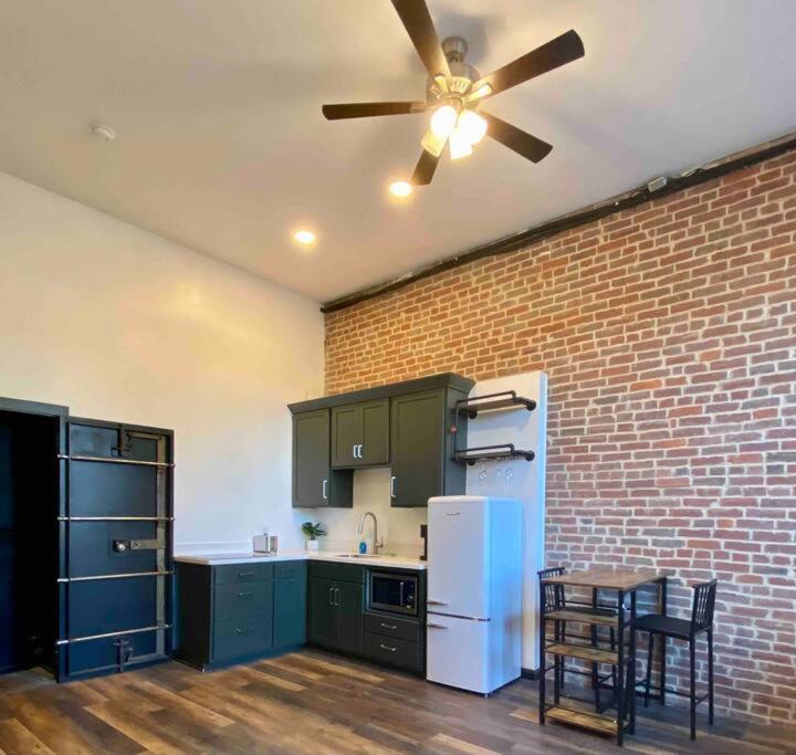 Downtown Studio Apartment