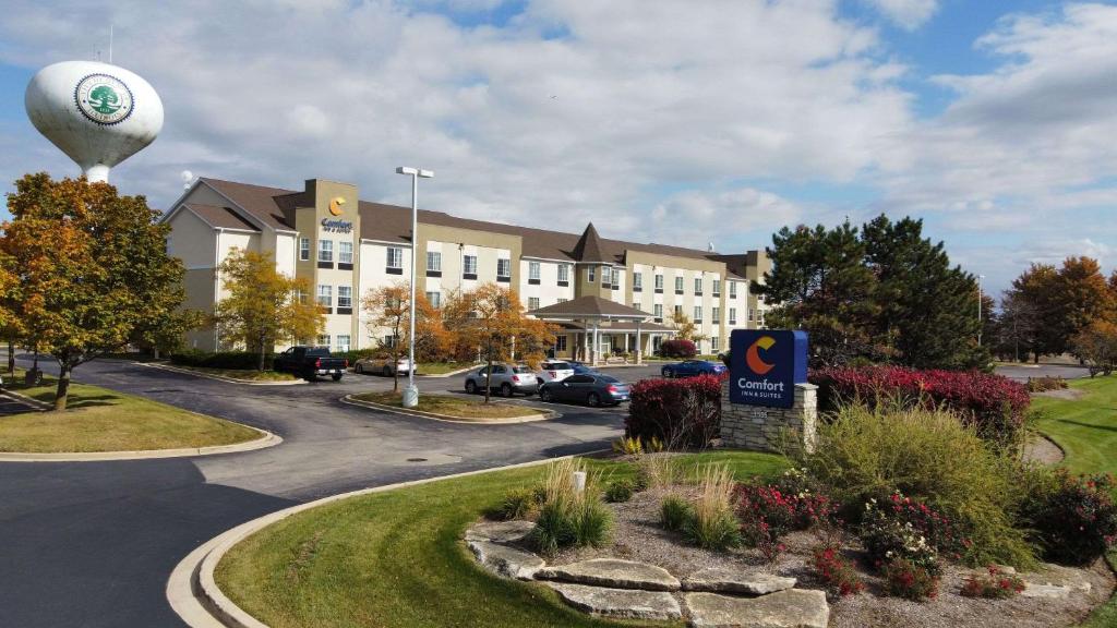 Comfort Inn & Suites Geneva- West Chicago