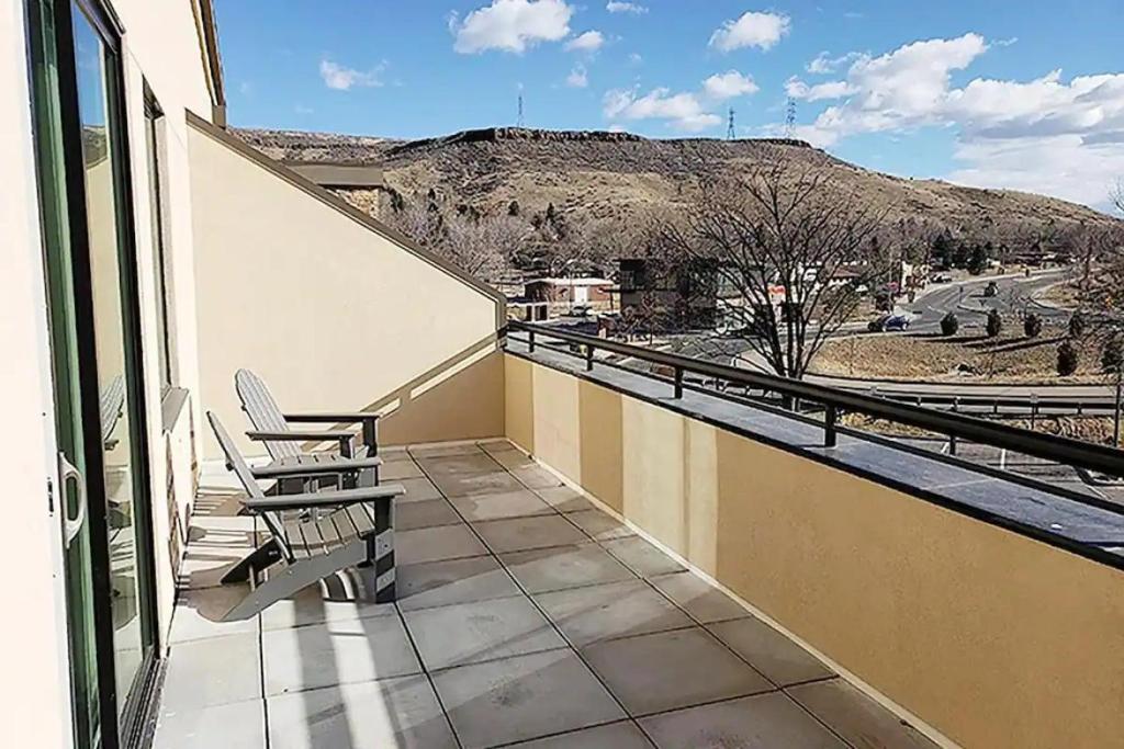 Golden Condo Patio with MTN Views Walk to DT Golden and School of Mines