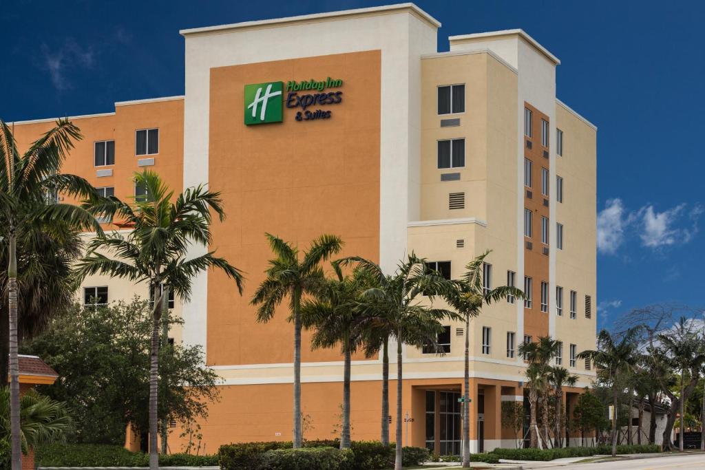 Holiday Inn Express Fort Lauderdale Airport South, an IHG Hotel