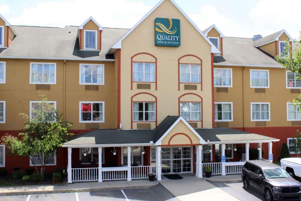 Quality Inn & Suites Cincinnati Sharonville